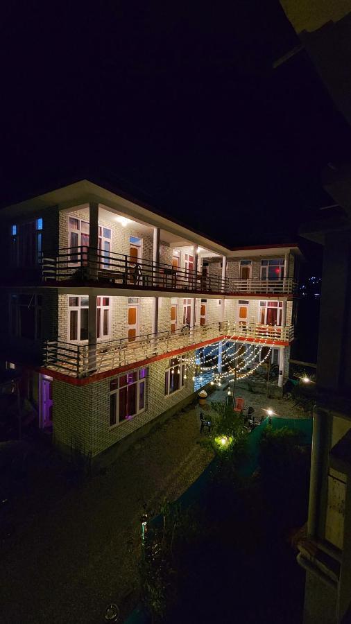 Hostel Multiverse & *